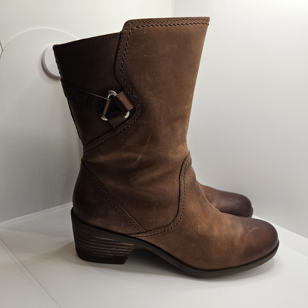 Teva Brown Boots Size  9.5